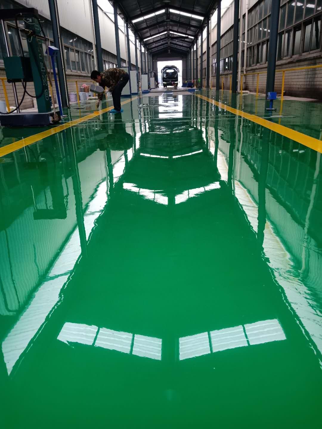 環(huán)氧地坪漆的施工現(xiàn)場管理：確保施工進程的順利進行